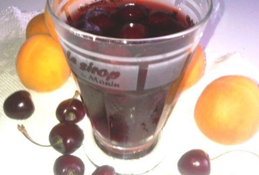 Компот из черешни