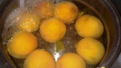 компот из персиков в сливовой заливке