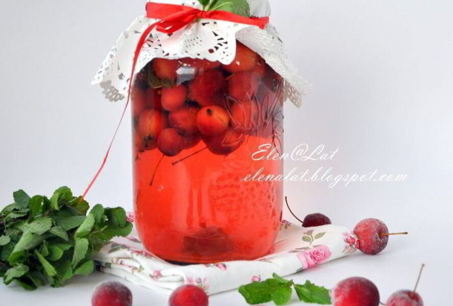 Компот из райских яблок с мятой