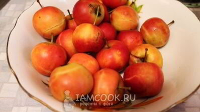 компот из ранеток и черноплодки на зиму