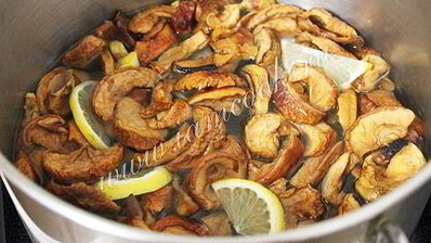 компот из сушеных яблок с тимьяном