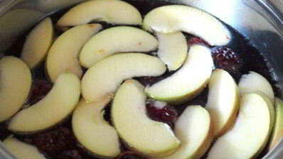 компот из терна, яблок и ежевики с мятой и лимоном