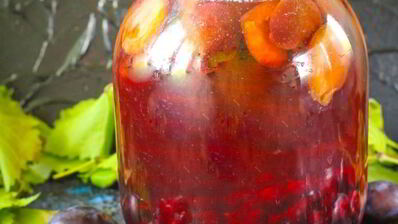 компот из винограда и слив на зиму