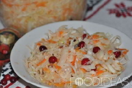 Квашеная капуста с клюквой