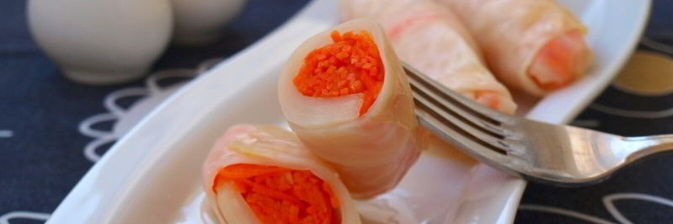Квашеные капустные рулетики с морковью