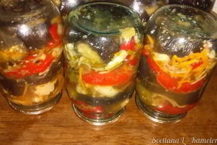 Баклажаны маринованные с цветной капустой и гогошарами