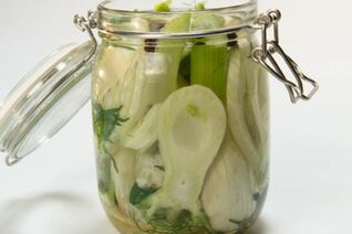 Маринованный фенхель с тархуном