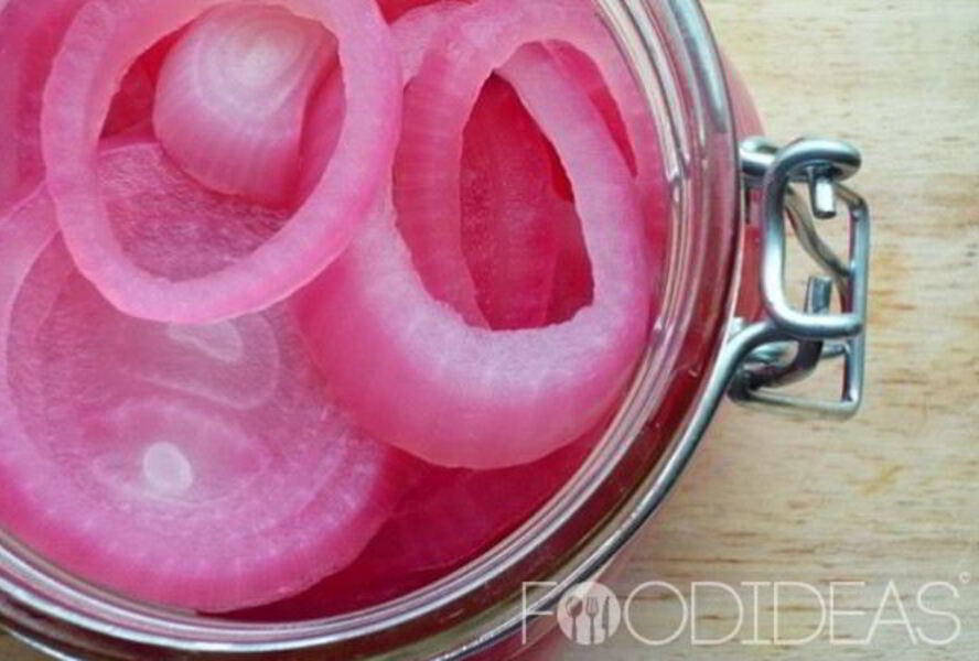 Маринованный красный лук