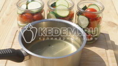 маринованные кабачки с помидорами
