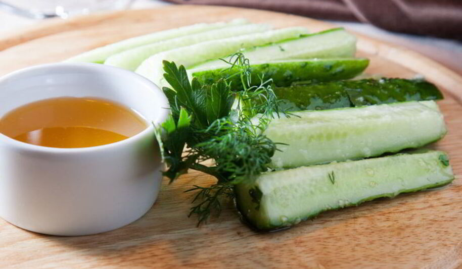 Рецепт малосольных огурцов с медом