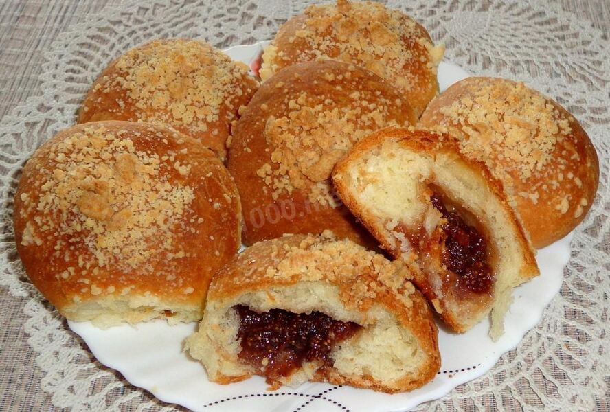 Булочки с вареньем дрожжевые