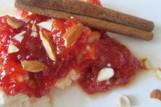 Быстрый конфитюр из помидоров с миндалем