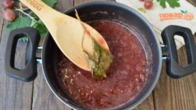 варенье из крыжовника с листьями смородины