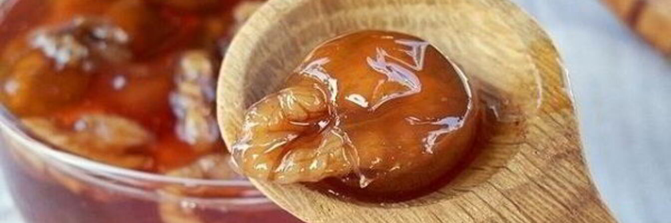 Варенье из крыжовника с орехами