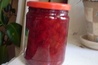 Варенье из войлочной вишни с сюрпризом