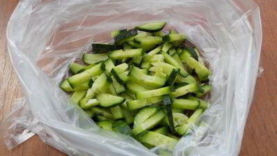 заморозка свежих огурцов на зиму