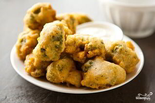 Брокколи в кляре на сковороде