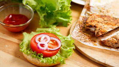 бургер с куриной грудкой