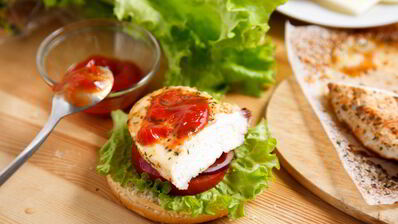 бургер с куриной грудкой