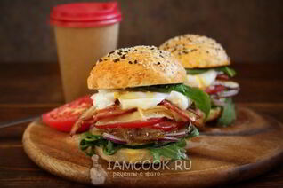 Дрожжевые булочки с кунжутом для домашних бургеров