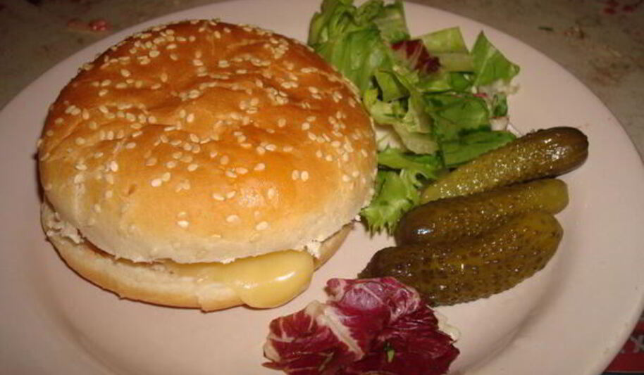 Рецепт гамбургера с грибами и белым вином