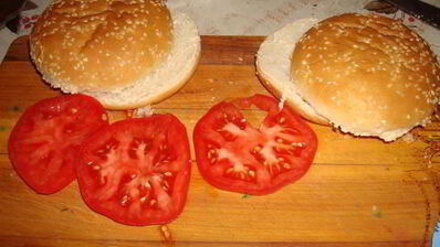 гамбургер с грибами и белым вином