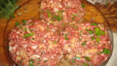 гамбургер с грибами и белым вином