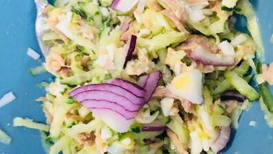 бутерброд с консервированным тунцом