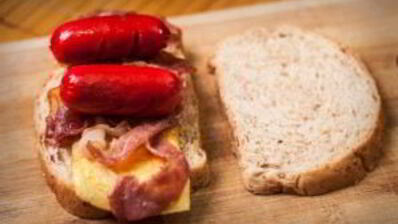 бутерброд с сосиской