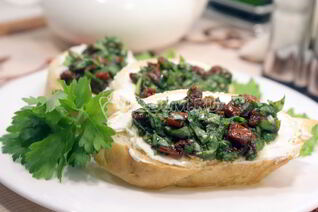 Бутерброды с зеленью и творожным сыром