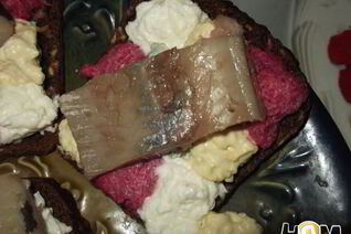 Бутерброды закусочные с сельдью