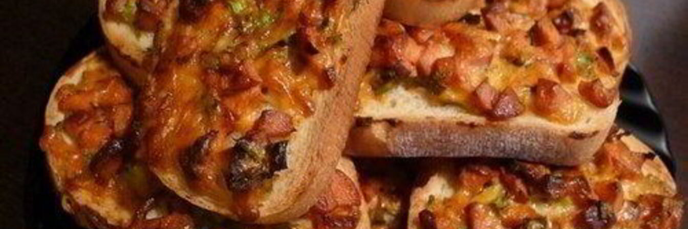 Быстрые горячие бутерброды с колбасой и сыром