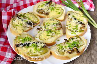 Горячие бутерброды со шпротами