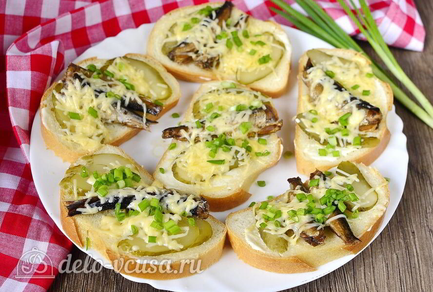 Горячие бутерброды со шпротами