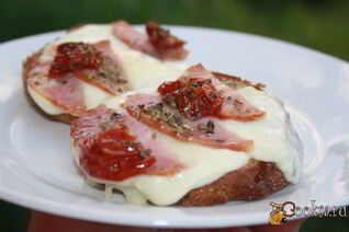 Горячие бутерброды в средиземноморском стиле