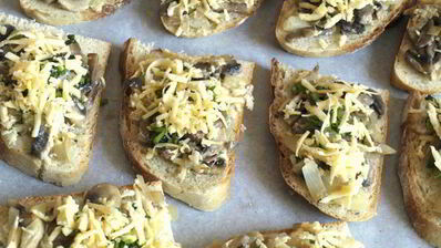 запеченные бутерброды с шампиньонами