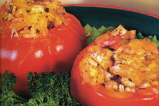 Горячая закуска из помидоров с креветками