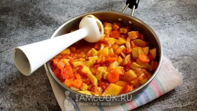 кабачковая икра на сковороде