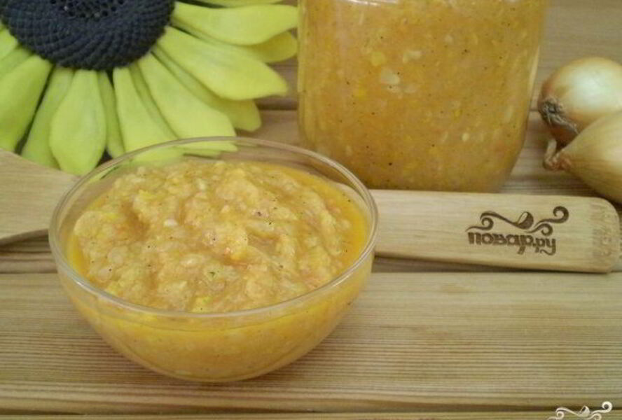 Кабачковая икра с майонезом и луком