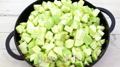 кабачковая икра с перцем и луком