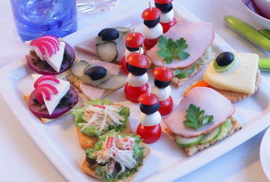 Канапе с бужениной