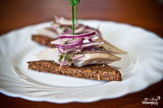 Канапе с сельдью