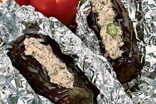 Холодная закуска из фаршированных баклажанов