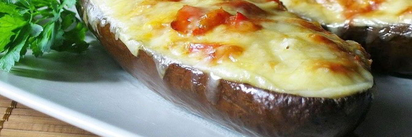 Лодочки из баклажанов с курицей
