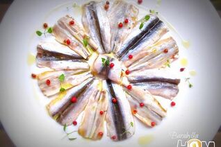 Маринованная хамса на манер испанских анчоусов