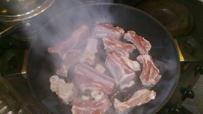 маринованные огурцы с ребрышками