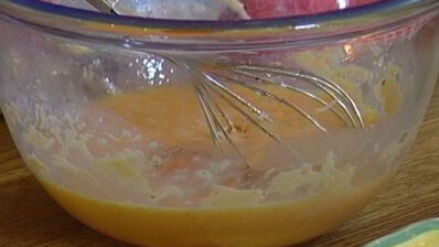 фриттата с пармезаном, бататом и красным луком