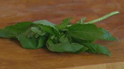 фриттата с пармезаном, бататом и красным луком