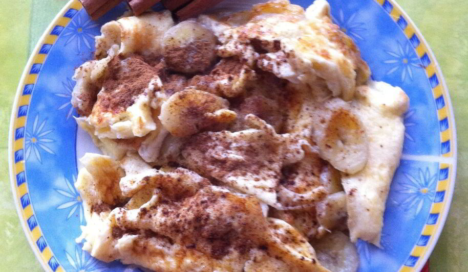 Рецепт омлета с бананом и корицей