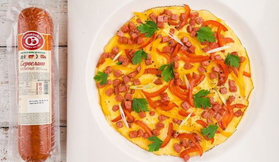 Рецепт омлета с колбасой и сладким перцем